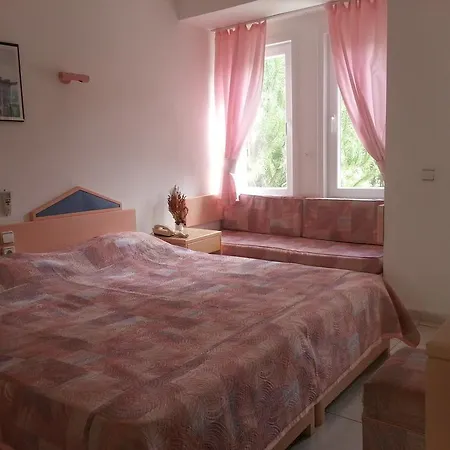 Hotel Leda